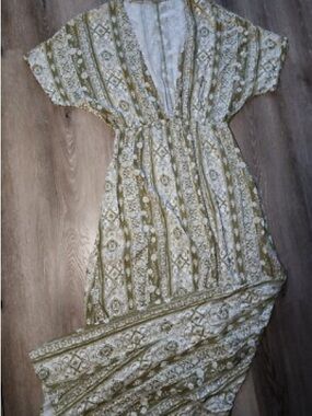 Forever 21 Olive and Cream Printed V-Neck Maxi Dress